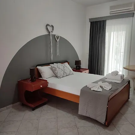 Center 3 Apartment Palaiontsiflikion