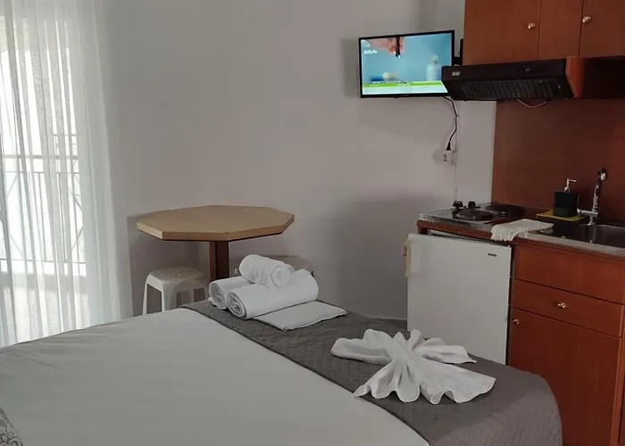 Apartment Center 3 *
